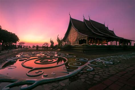 Ubon Ratchathani National Museum: Unveiling Thailand's Rich History Through Fascinating Artifacts and Exquisite Architecture!